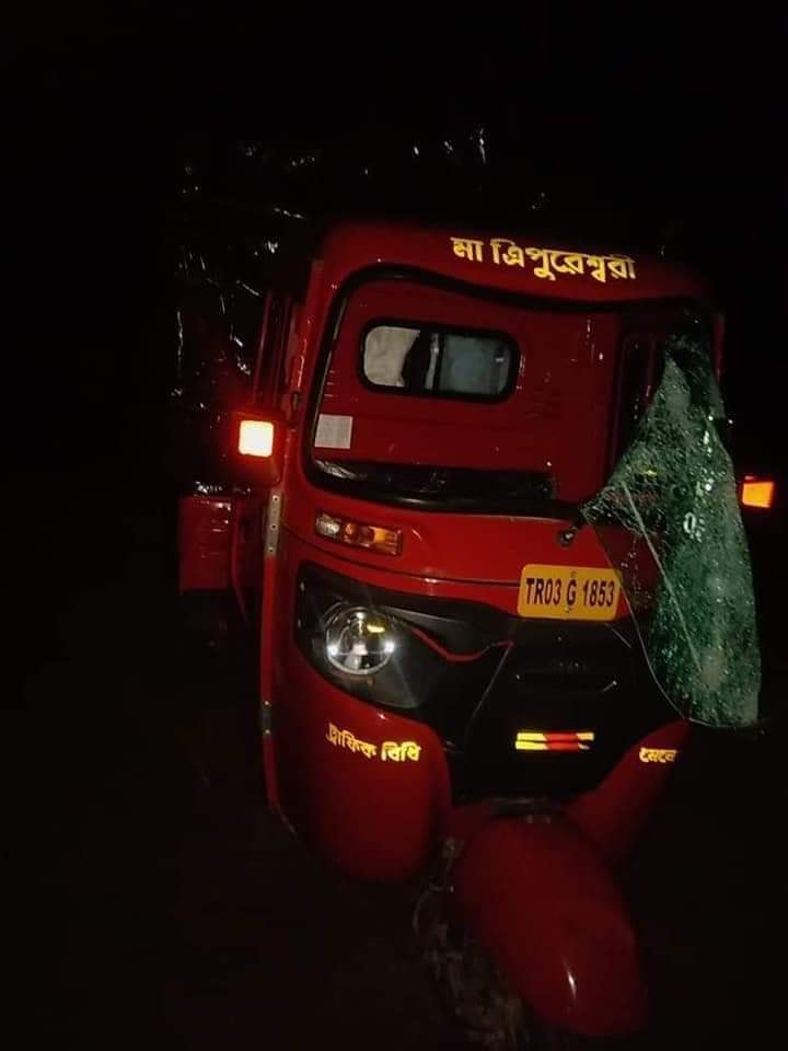 cpimspeak's tweet photo. The BJP goons have started widespread terror across the state of Tripura. CPI(M) condemns it strongly and demands immediate action against the accused. https://t.co/9sSvWNL9gE