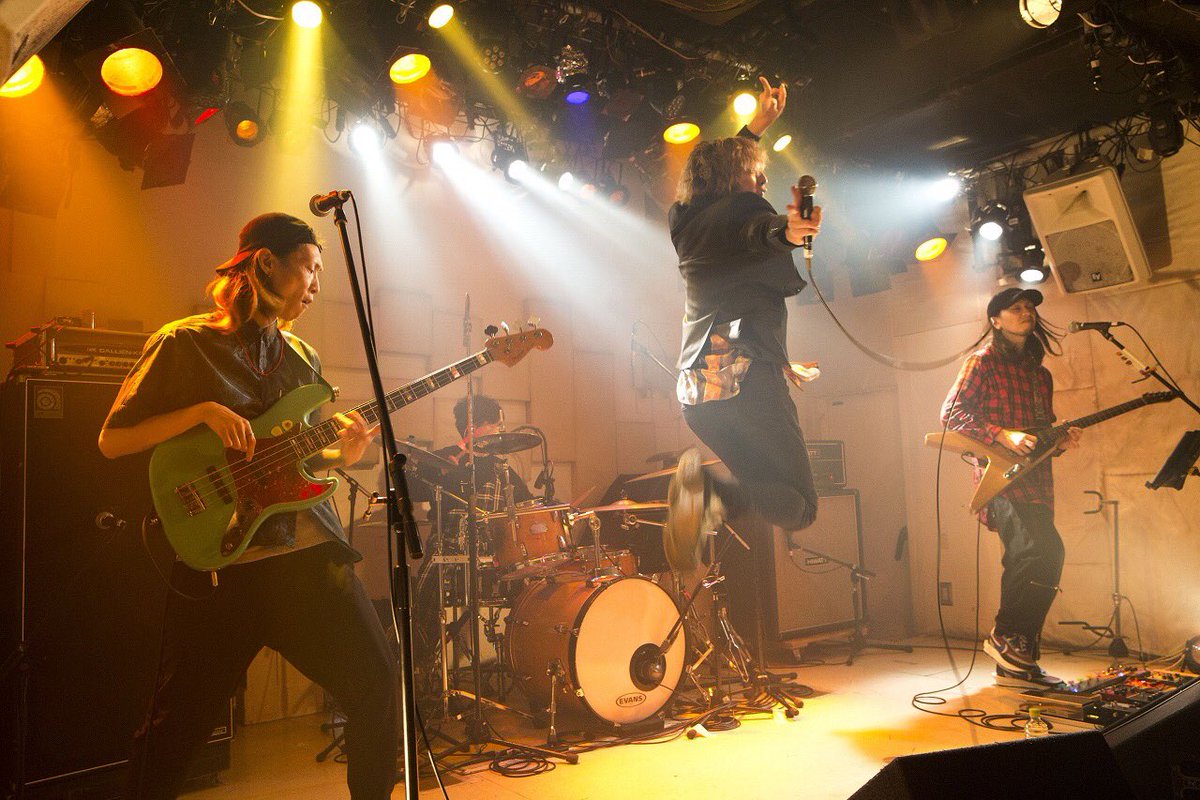isshie_css's tweet photo. https://t.co/l5h4tuzl6a
#フラチナリズム #10周年
#下北沢MOSAiC
#ライブハウス
#LOSTROOTS #8周年
#Fielz
#Manumit
#てりやきパープル https://t.co/YV7ah2NZKz