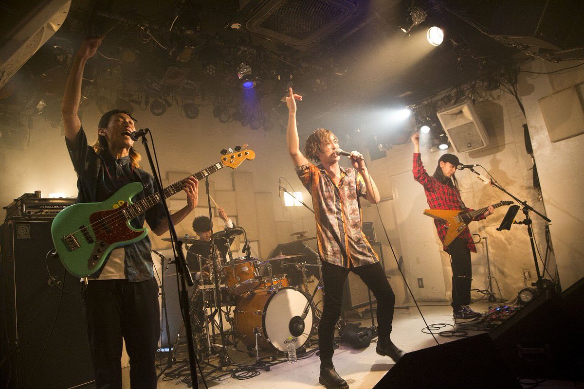 isshie_css's tweet photo. https://t.co/l5h4tuzl6a
#フラチナリズム #10周年
#下北沢MOSAiC
#ライブハウス
#LOSTROOTS #8周年
#Fielz
#Manumit
#てりやきパープル https://t.co/YV7ah2NZKz