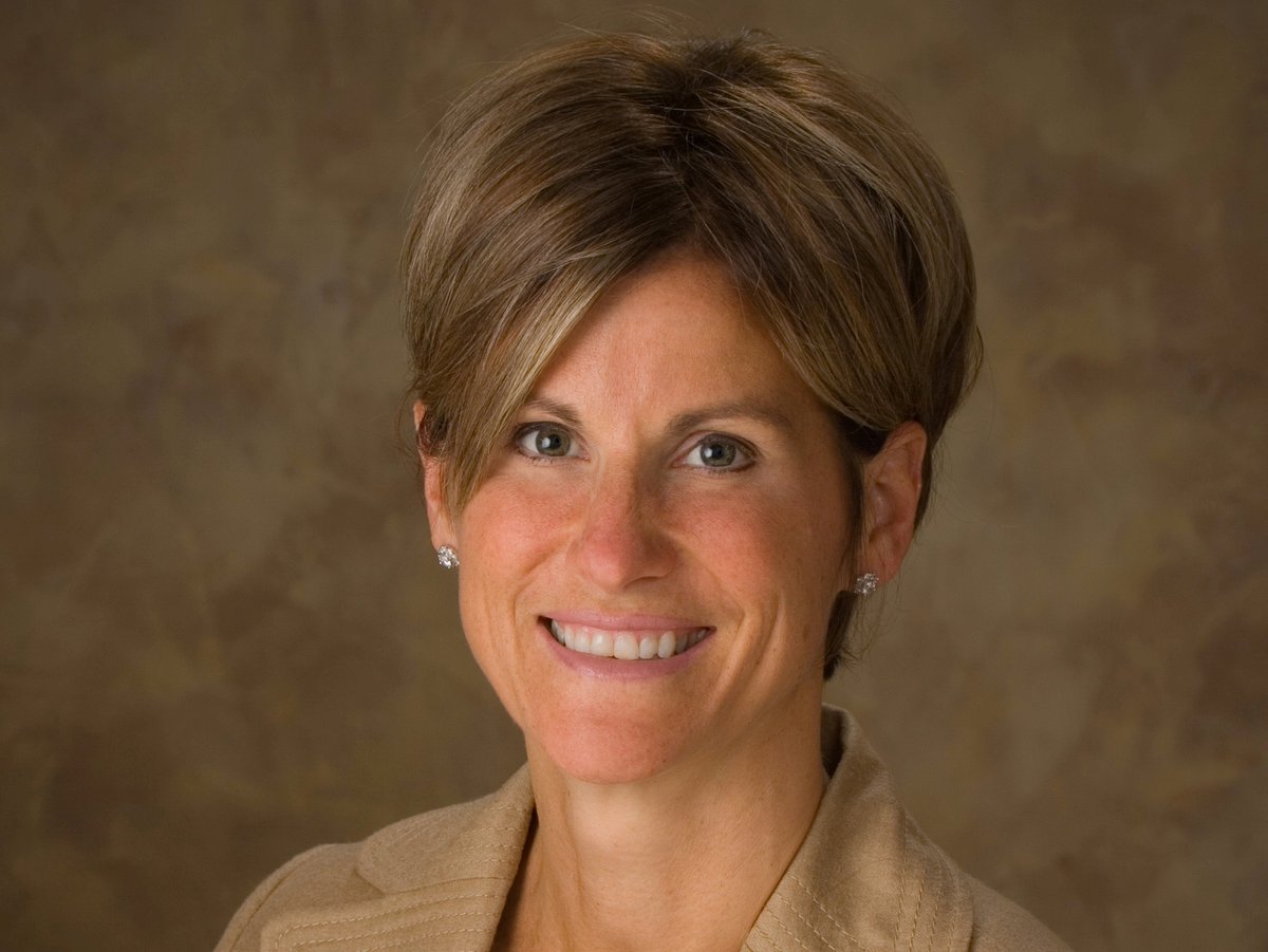 TLDInc's tweet photo. Is there a place for love at the edgy negotiating table? Mary Powell is the CEO of Sunrun, one of the largest solar energy companies in the world. Click here: https://t.co/lksh03hSXs to view my LeaderSight interview with her, "A Leader's Humanity." https://t.co/4vLftKfK2k