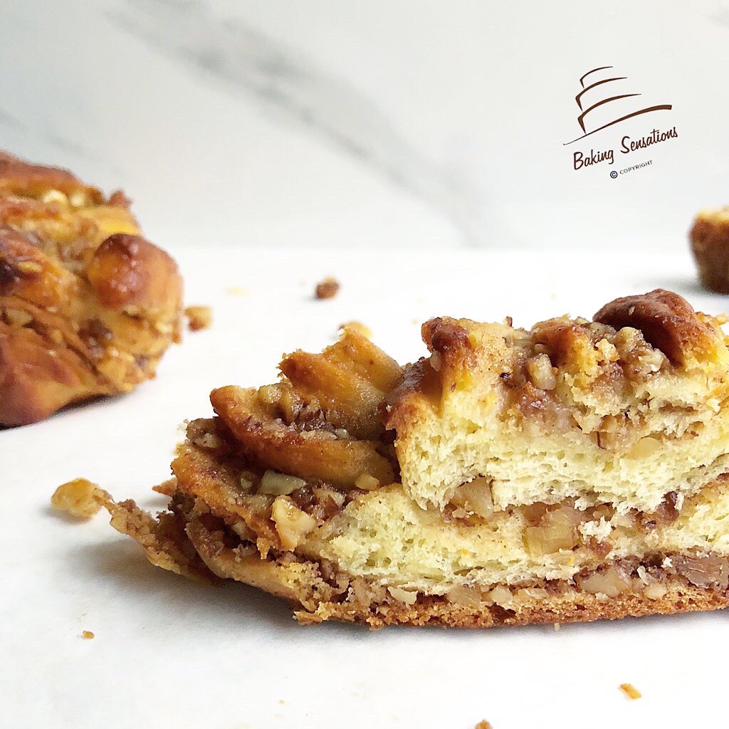 SensationBaking's tweet photo. Gift that Keeps on Giving…

Beautiful braids of twisted dough form this gift of gifts for #Hannukah- a Walnut Honey Cinnamon #Babka! No explanation needed…it’s just YUMMY! https://t.co/qNfzuhC9gD