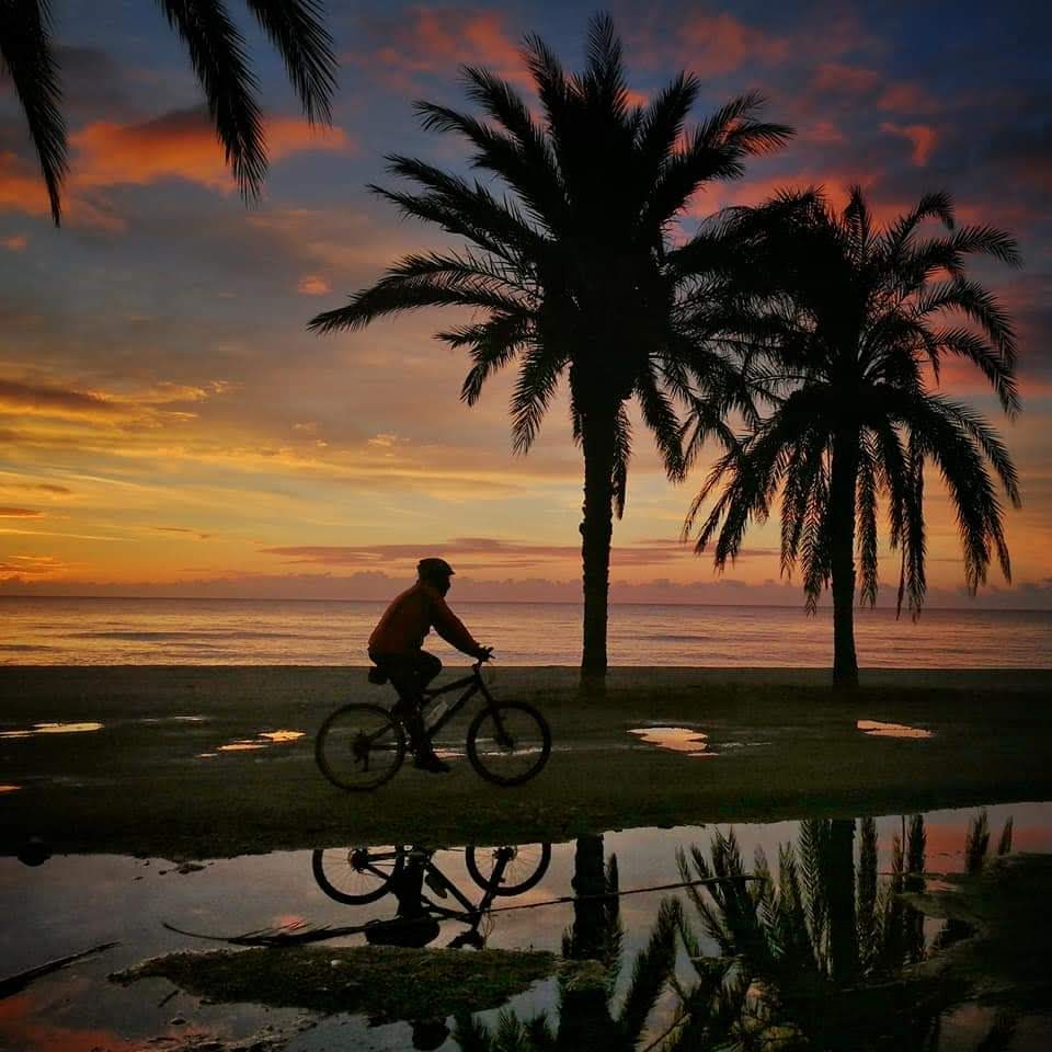 lolip4451's tweet photo. #amanecer #reflejos #contraluzgrafias https://t.co/1JikxTWntE