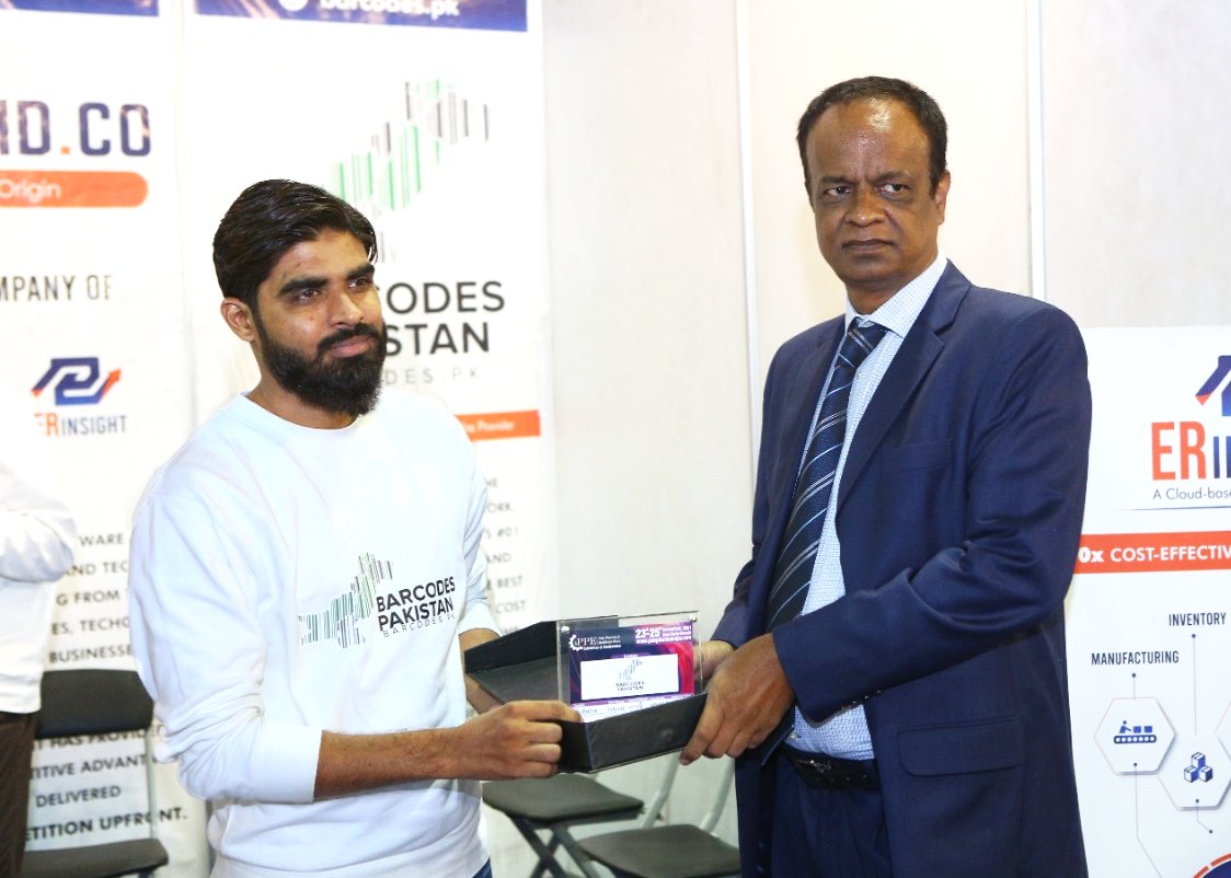 Barcodes_pk's tweet photo. This shield here isn’t just the proof of us attending the Pak Pharma and Healthcare Expo 2021 but a signal signifying our participation at the same exhibition but this time at Lahore and Dubai as well.

 #expocenterkarachi #exhibition #exhibition2021 #pharmaceutical #healthcare https://t.co/wBSaMFha7y