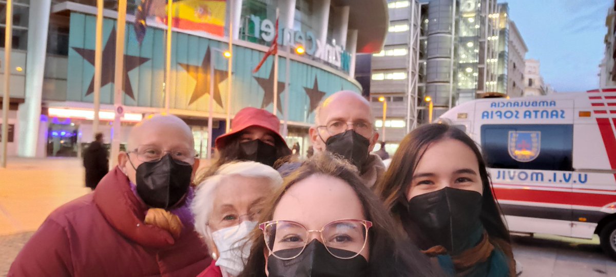 CenamorNoelia's tweet photo. Disfrutando de la música con mi familia y la familia que me ha dado Pablo ❤️ Gracias a todas las personas con las que me reencontré ayer y a las que conocí por formar parte de ese día inolvidable. Nos vemos pronto en más concis! La magia insiste ✨🦄 https://t.co/RPpwbsICwF