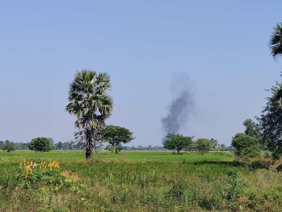 hpaungnai's tweet photo. Around 50 junta soldiers died during shootouts with civilian resistance fighters near Nyaung Hla village in Tabayin (also known as Depayin) Township, Sagaing Region, on Sunday, according to the Shwebo Thunderstorm resistance group. The junta has used fighter jets in the area. https://t.co/9EDDPL9jn3