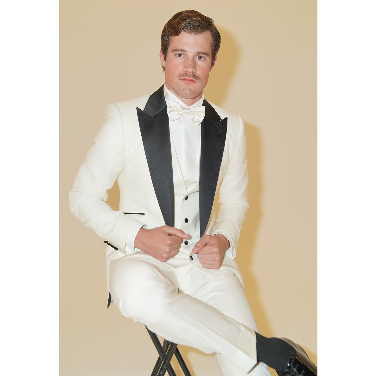 dolcegabbana's tweet photo. #JakePicking and @masongooding wear #DolceGabbana in the upcoming table read of “The Great Gatsby” for #ActingForACause in support of @amfar.
Photography by #JaredEngStudios
Styled by #JaredEng
#DGCelebs #CureAIDS #amfAR https://t.co/hqleumdraU
