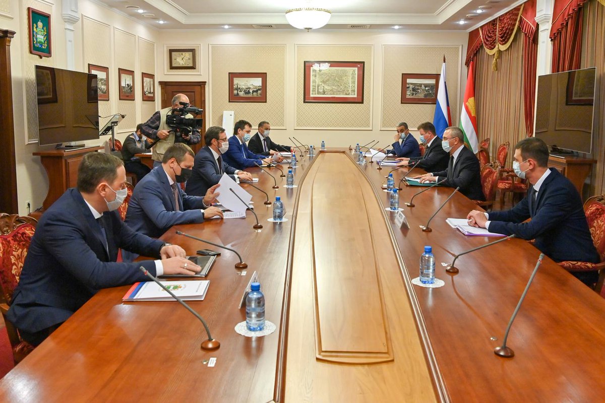ARDKR_Eng's tweet photo. Cooperation Agreement was Signed between the Kaluga Region and Almaz–Antey Air and Space Defence Corporation, Joint Stock Company 

https://t.co/DhWhIYxpol 

#arrko #kalugaregion #калужскаяобласть https://t.co/B8RoPSb2iK