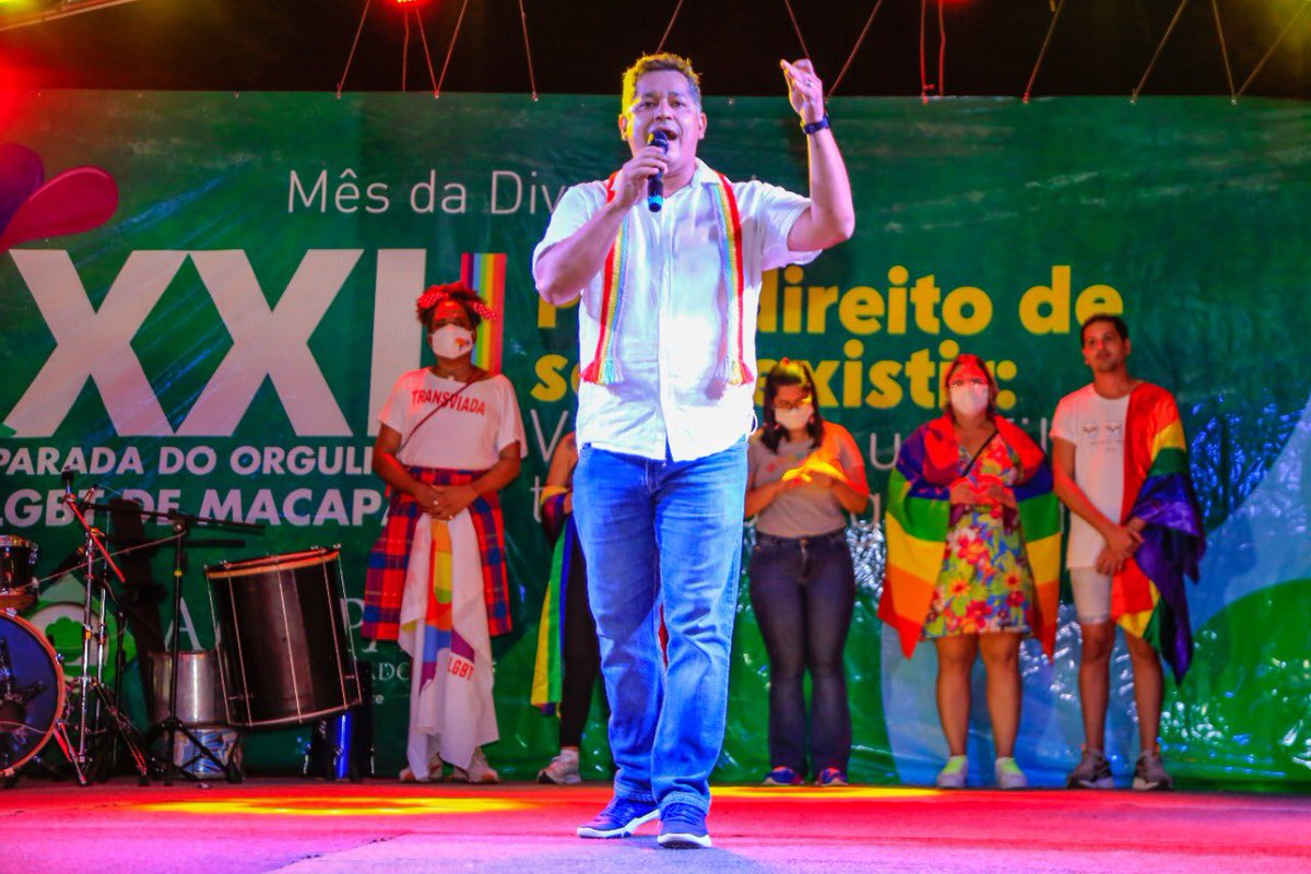malafaia_d's tweet photo. Alguns registros da Parada do Orgulho LGBT+ Macapá
Ao lado da comunidade LGBTQIA+ prestigiei e me diverti, com segurança e ao lado desses que são símbolo da diversidade e luta por direitos!
#paradalgbtmacapa #parada2020🌈 https://t.co/SnFzwILzqT