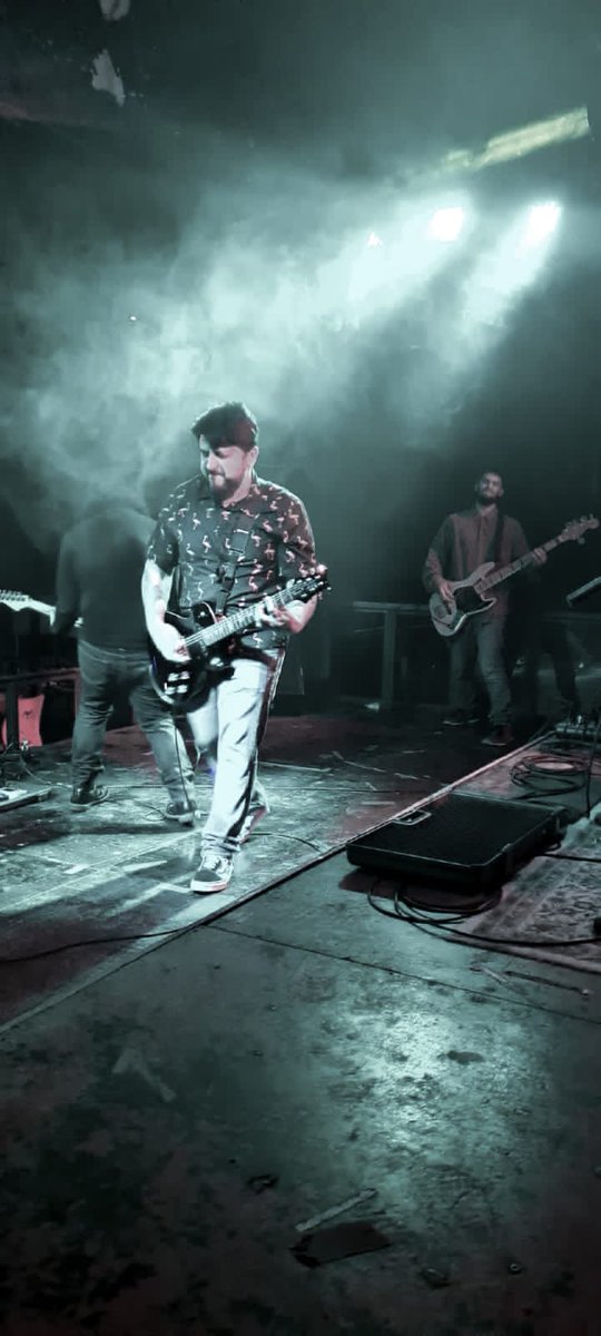 Rudolfh_a's tweet photo. Se pasó bien el sábado!!! 🤘
#expobandas #stonerrock #STONER
#postgrunge #rockdelsur #Chile
#Valparaíso #tocatas #guitarrista
#PRS #rockvenezolano #rockchileno https://t.co/GGkil8hNtE