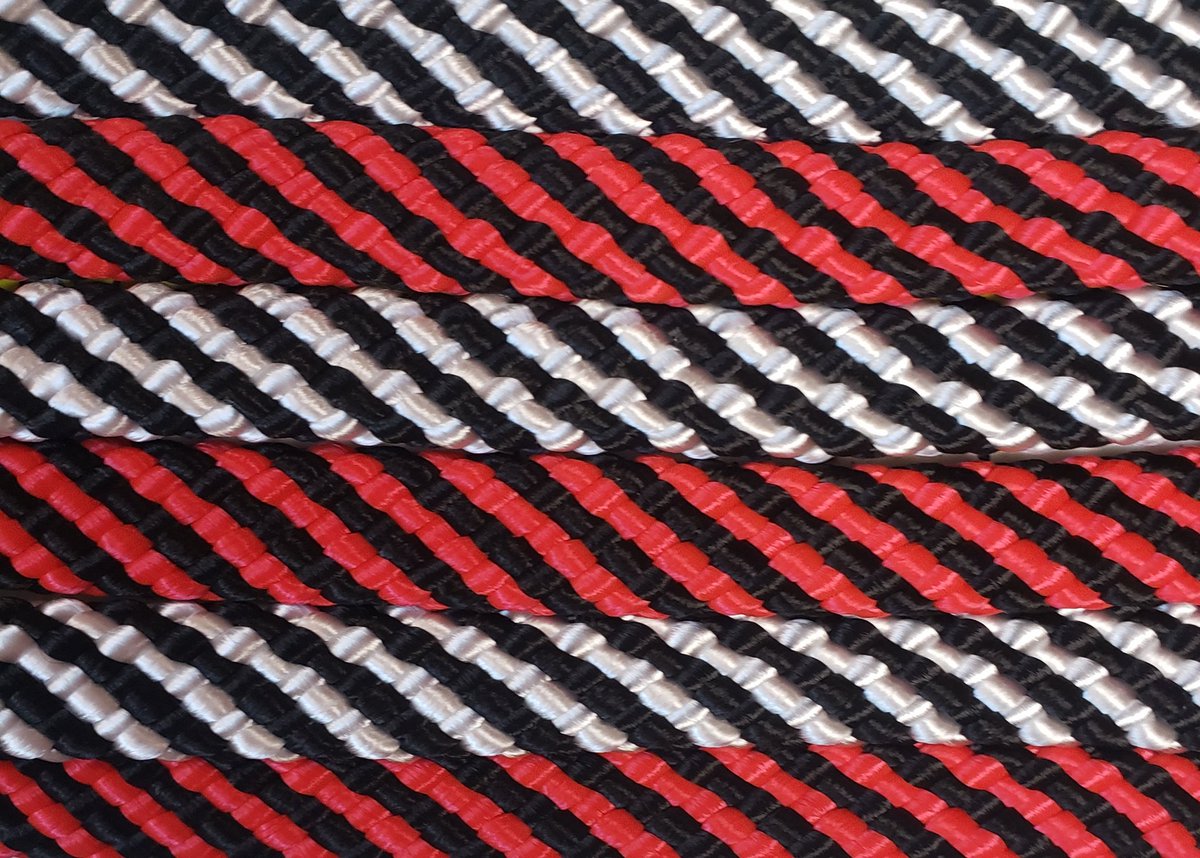 LoneWolfPet's tweet photo. Our 5/8" flat braid in Black/White &amp; Red/Black. #lonewolfpets #wholesale #handmade #madeintexas #madeinamerica #doglovers #dogsoftexas #dogshows #petsupplies #petproducts #dogleashes #dogsoftwitter #shoplocal #pets #houstondogs #Texas #Springtx #springtexasbusiness #Houston https://t.co/pjlrwBlOlU