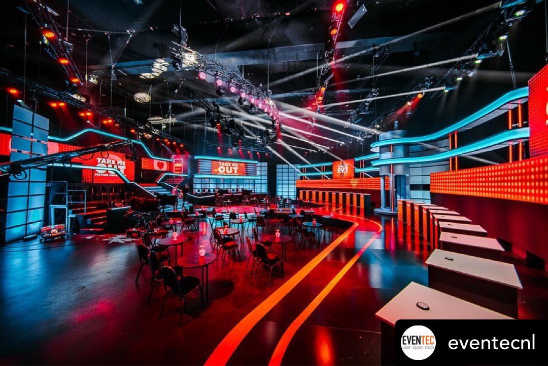 Robelighting's tweet photo. In Amsterdam, #lightingdesigner Bas van der Poel from Light Image worked with producer Blue Circle & created the rig for “Take Me Out! - Mother Knows Best” using @Robelighting #Esprite, #MegaPointe, #LEDBeam350, #LEDBeam150, #LEDBeam1000 & #LEDWash300 supplied by @EventecNL. https://t.co/LKOsAEC7pY