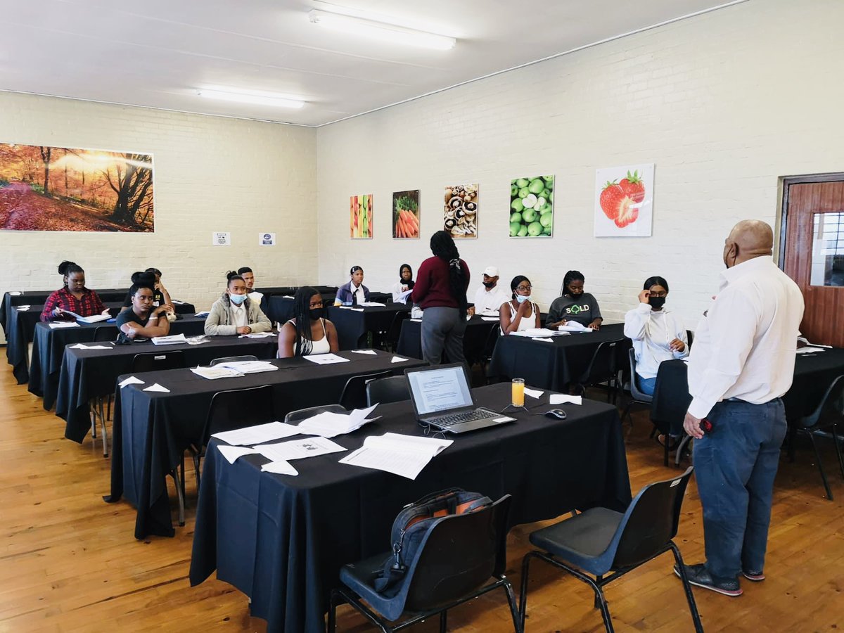 AlbertFritz_'s tweet photo. I am pleased to report that the Department of Community Safety #DOCS has been providing a safe space for study to 60 grade 12 learners from schools in Hanover Park to prepare for the 2021 National Senior Certificate (NSC) examinations. #WCSafety 

➡️ https://t.co/qW5B4ImR2T https://t.co/Dgt4sbUkf3