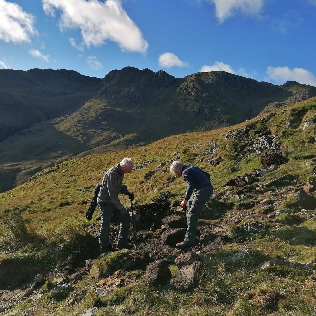 MontaneOfficial's tweet photo. Kick start your week with our new podcast episode! 
Hear from the inspiring team at @fixthefells who, for 20 years, have protected the Lake District to help fight erosion: https://t.co/AWXKbrJPPi

#FixTheFells #GreenFriday #FurtherFasterPodcast https://t.co/hEh8I7QWaS