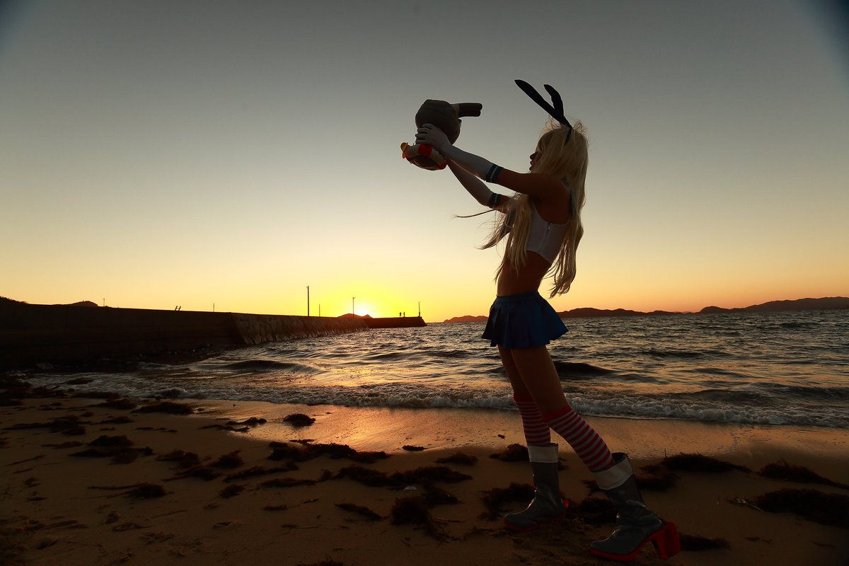 M9yTe's tweet photo. 今日は島風‼️
とりあえず、夕日との写真が凄くいいから載せちゃう！
カメラ📸･･･@hide_photoWorld 
スタジオ･･･@hiraostudio 

風強いし、寒かったからじっとしてられなかったのに一瞬を逃さず撮ってもらえて幸せ😊 https://t.co/FhIsi5H0JA