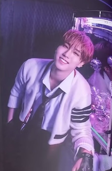 hanfloare's tweet photo. i love my life, my life is han jisung https://t.co/RhaQS0IupZ