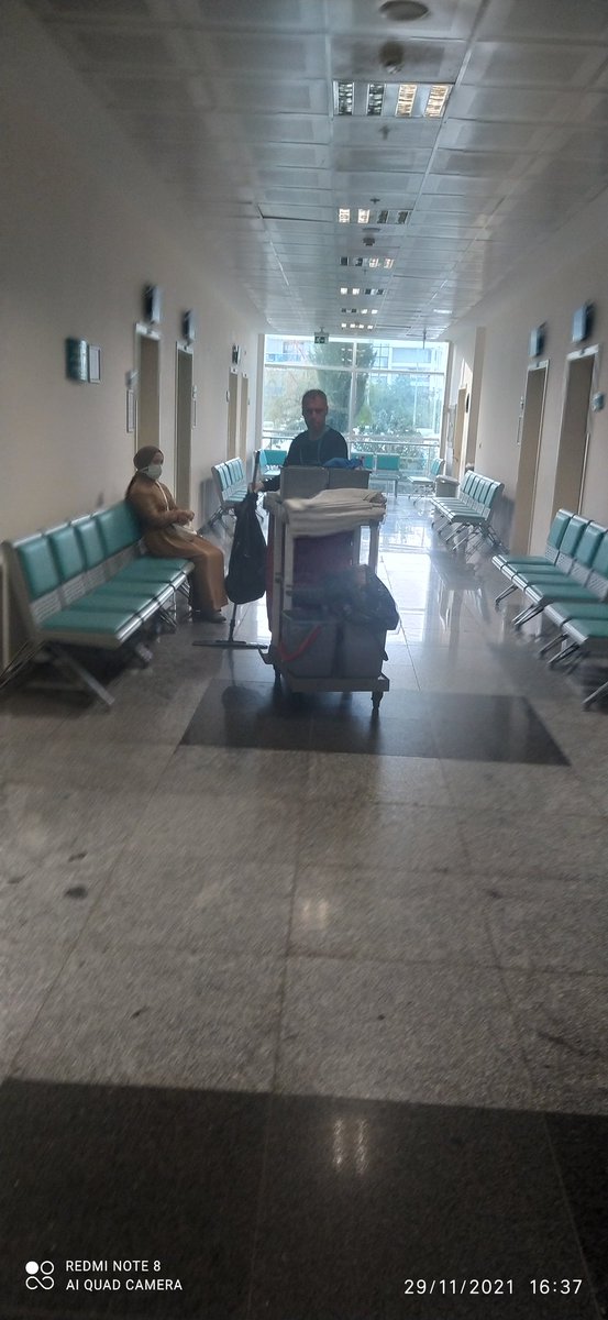 Ortopedi polikinligi 
<a href="/drfahrettinkoca/">Dr. Fahrettin Koca</a> <a href="/saglikbakanligi/">T.C. Sağlık Bakanlığı</a> <a href="/Akparti/">AK Parti</a> <a href="/RTErdogan/">Recep Tayyip Erdoğan</a> <a href="/fuatoktay/">Fuat Oktay</a> 
Vatantadasi maskesiz almıyorsunuz hastanede çalışanlar maskesiz aloooo 
Herşey vatantas için öylemi ☝🏻😷