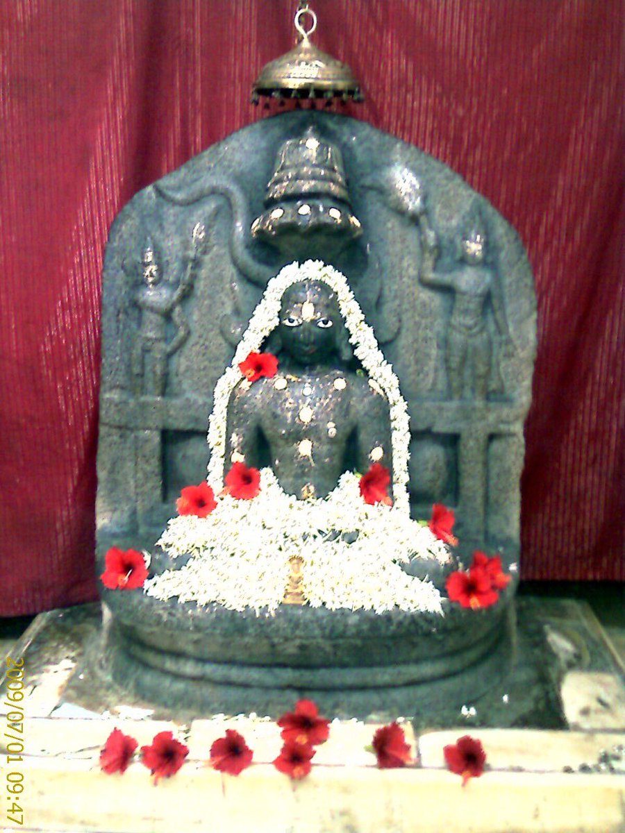 ammaneeswarar's tweet photo. Old Photos of Shri Parshwanath, Avalpoondurai Jain Temple, Erode.

#அம்மண்ணீஸ்வரர் #அம்மணீஸ்வரர்கோயில் #அவல்பூந்துறைபலிபீடம் #avalpoonduraijaintemple #ammaneeswarartemple #அவல்பூந்துறை #ErodeJainTemples #jaintemplesinerode #balipeedam #oldjaintemples #avalpoondurai https://t.co/VA6Vrqw0ES