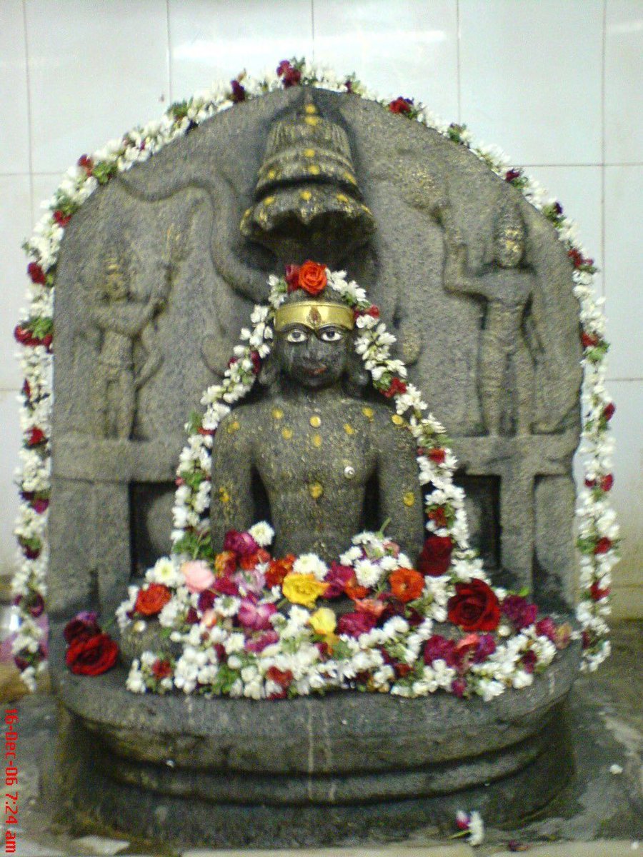 ammaneeswarar's tweet photo. Old Photos of Shri Parshwanath, Avalpoondurai Jain Temple, Erode.

#அம்மண்ணீஸ்வரர் #அம்மணீஸ்வரர்கோயில் #அவல்பூந்துறைபலிபீடம் #avalpoonduraijaintemple #ammaneeswarartemple #அவல்பூந்துறை #ErodeJainTemples #jaintemplesinerode #balipeedam #oldjaintemples #avalpoondurai https://t.co/VA6Vrqw0ES