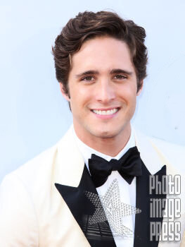 Happy Birthday Wishes going out to the charismatic & lovable Diego Boneta!                