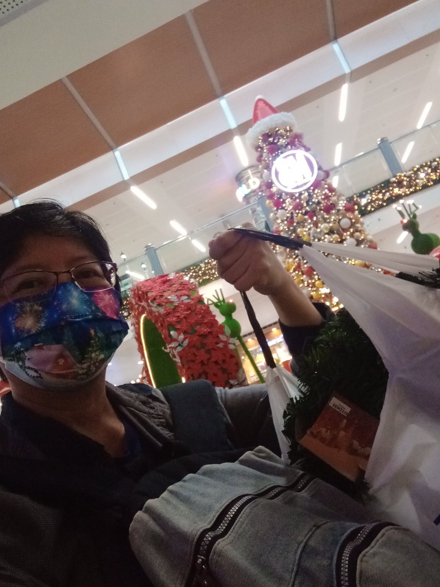 adizonb's tweet photo. #ChristmaSayaAtSM @smsupermalls Been a while since I've visited @smeastortigas Love the Christmas decors and had a bit of shopping done https://t.co/D6qP9X3Hk9