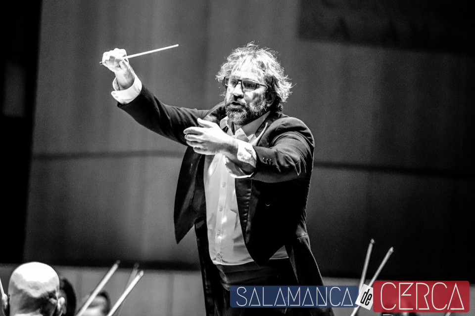 SdeCerca's tweet photo. 🎻 Arranca la nueva temporada de la Joven Orquesta Sinfónica Ciudad de Salamanca. 

🔗Galería disponible en la web de la mano de @dtapiaph &amp; @sdm_icro 

➡️https://t.co/LidfSAHVxi https://t.co/0OdEqvw2VG