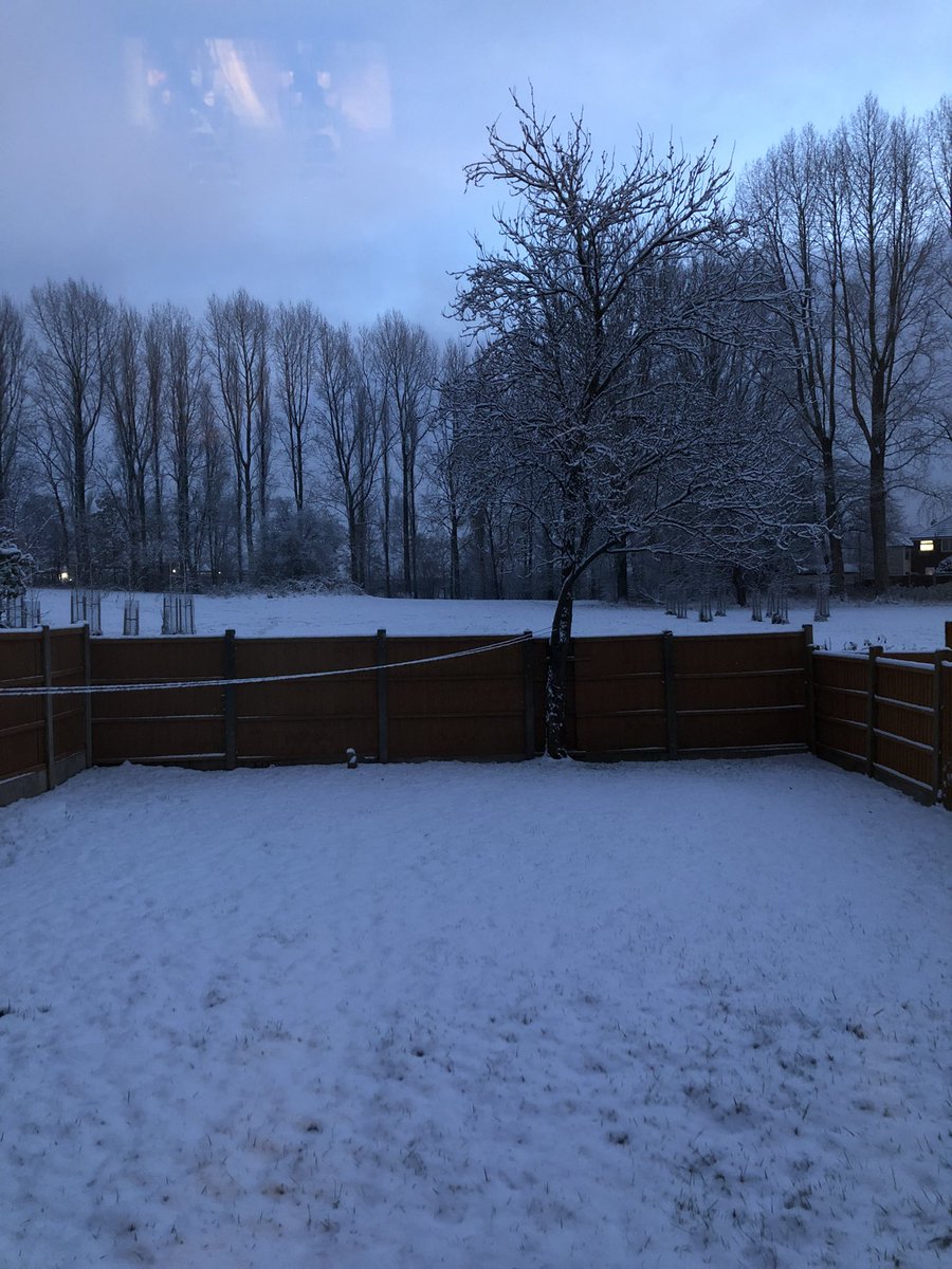 legallyb28's tweet photo. @TheMancUK @itvweather 

Lovely pictures of Somerset Road Fields, Failsworth this morning and today. https://t.co/IO79p2KGNX