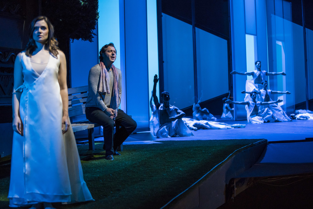TheatreHD's tweet photo. 30 ноября в 19:00 в Москве в зале «Зарядье» пройдет специальный и единственный показ оперы-балета «Орфей и Эвридика» в постановке Джона Ноймайера (!) и встреча с тенором Дмитрием Корчаком! Будет о-о-очень красиво и интересно, приходите.
Билеты здесь: https://t.co/kMJ7qDzl07 https://t.co/DHZS80nZAf