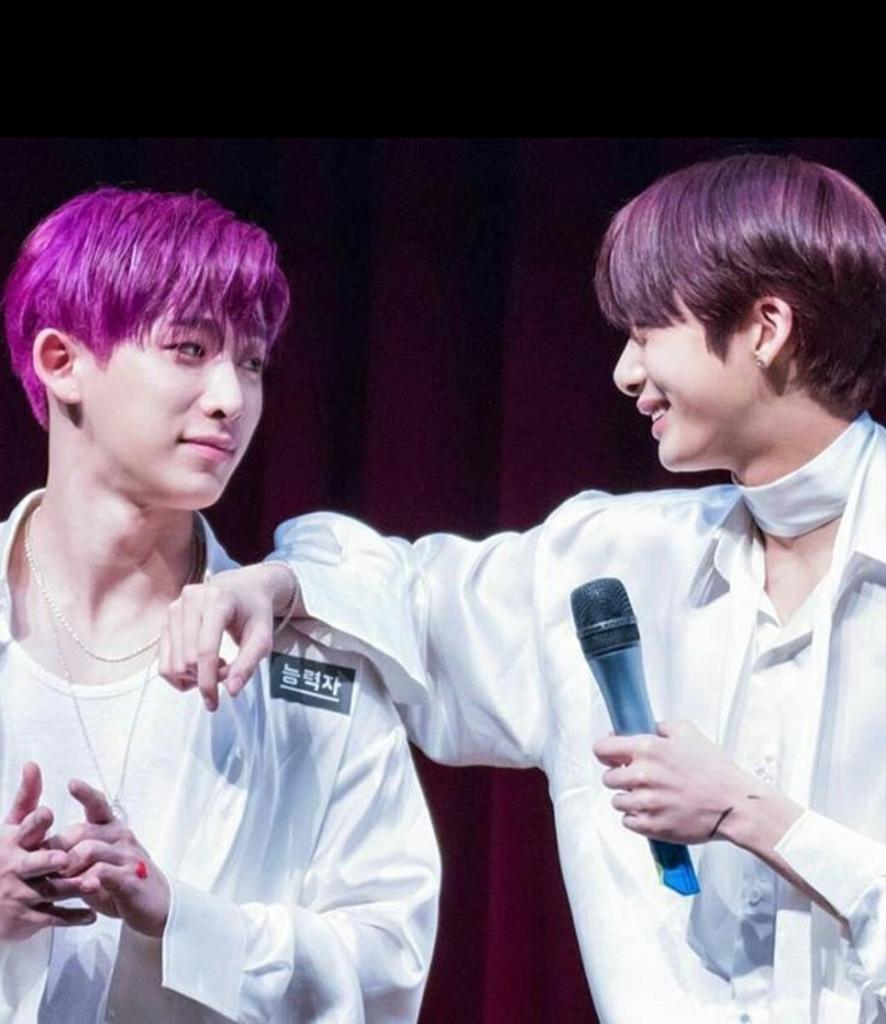 Julia_20PP's tweet photo. #hyungwonho
Хочу что б когда-нибудь нашёлся  человек который так же смотрел на меня как эти двое друг на друга https://t.co/btYsyGLPoW