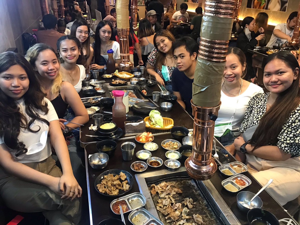 calcito9's tweet photo. fam bam!!! thanks sa treat parents and titas #busogmuch #samgyeopsal #sm #mondayfunday #happyfamily https://t.co/RJqNpcvqkA