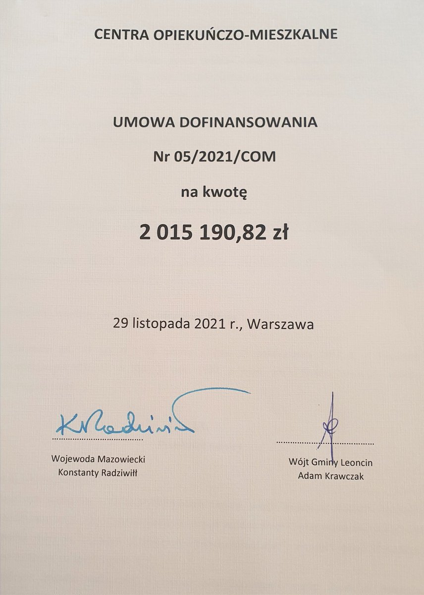 lukakudlicki's tweet photo. W budynku d. szkoły w Górkach Gmina #Leoncin stworzy Centrum Opiekuńczo-Mieszkalne dla osób niepełnosprawnych. W im. posła @mblaszczak i jako radny @SejmikMaz wziąłem udział w podpisaniu umowy w @MUW_RP na dofin. kwotą 2,015 mln zł. @MRiPS_GOV_PL wspiera już 14 #COM na Mazowszu. https://t.co/xLzFoS4m3g