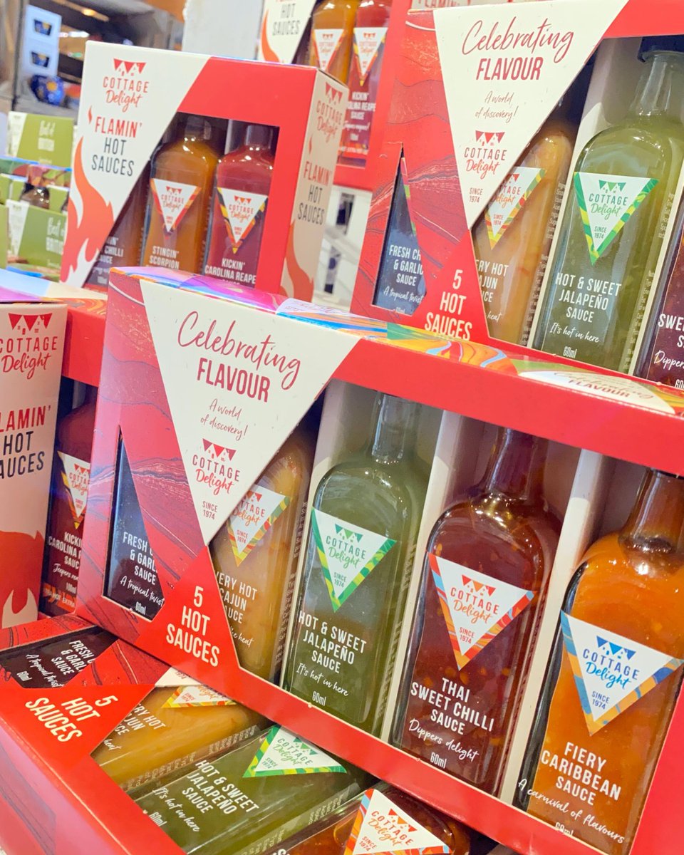 OasisIOW's tweet photo. Feeling Hot Hot Hot 🌶️🌶️🌶️
--
With 2️⃣6️⃣ days to go to the big 🎄
Check out these mouth tingling and eye watering gift packs in store! https://t.co/RQ7hyptxCM