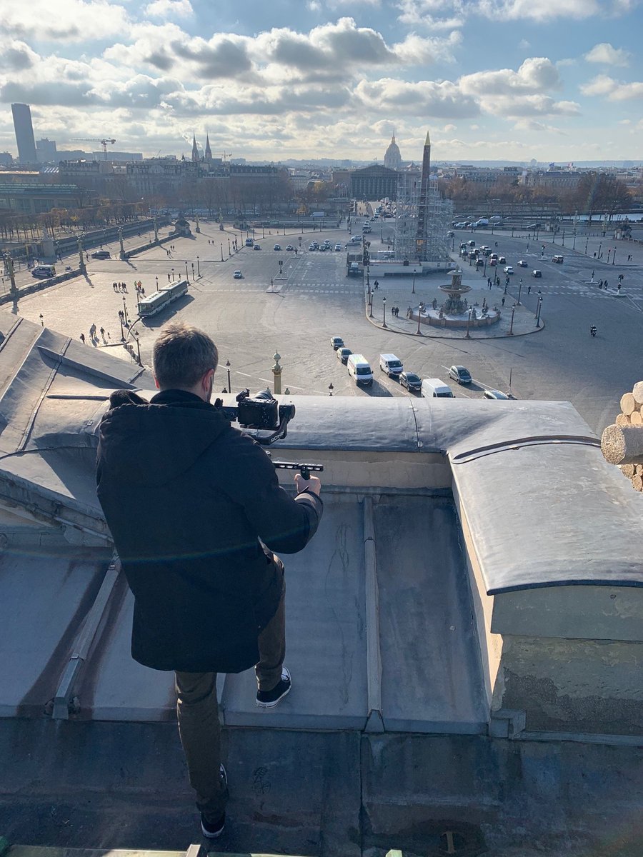 ArekipaProd's tweet photo. Avoir #𝗣𝗮𝗿𝗶𝘀 a ses pieds ! 💙
___________
Office of the day ----> le toit de l’Hôtel de la Marine  ! 📷 https://t.co/agdHcKa26F