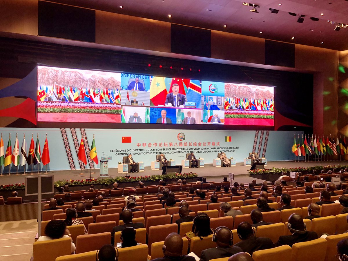 Ouverture cet après-midi à Dakar, le Sommet sur la Coopération Chine-Afrique, niveau ministériel, en présence de plusieurs Chefs d’Etats. Le Tchad est représenté par l’Amb. <a href="/Cherif_MZ/">Chérif Mahamat Zene</a> et le Ministre de l’Économie, de la Planification du dvotet de la Coopération inte. <a href="/IDoubragne/">Dr Issa DOUBRAGNE</a>