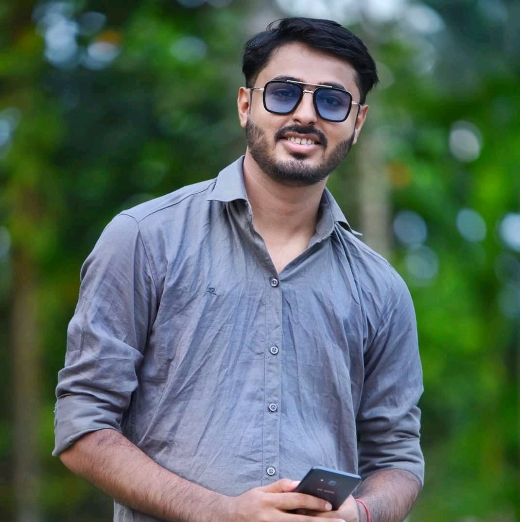 RavalRomeo's tweet photo. যোৰহাট চহৰৰ মাজমজিয়াত আছু নেতা অনিমেষ ভূঞাক নৃশংসভাৱে মৰিয়াই মৰিয়াই হত্যা কৰা ঘটনাক তীব্ৰ ভাষাৰে নিন্দা কৰিছোঁ। ঘটনাৰ লগত জড়িত প্ৰতিটো দোষীক কৰায়ত্ত কৰি উচিত শাস্তি দিবই লাগিব।
#CMOASSAM
#justiceforanimeshbhuyan 
#AssamPolice
#DGPassampolice
#JorhatPolice https://t.co/Rx9IrF0wy3