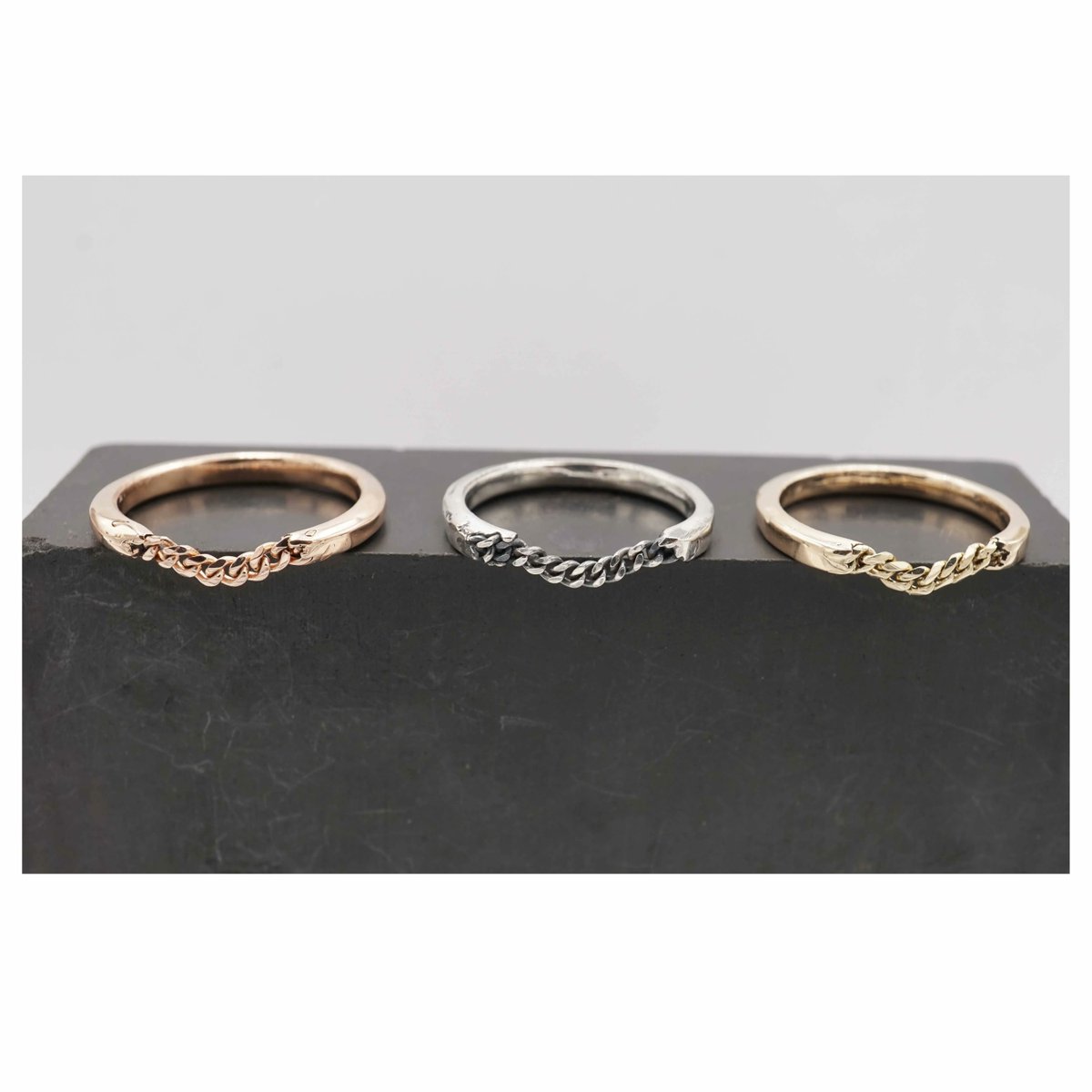 metalatelier's tweet photo. Gold Chain Stackers, available in sterling silver, 14K gold, or a combination

#chainring #chain #chainjewelry #chainjewellery #brutalist #madeinberlin #berlin #berlinstyle #sandcast #madeinberlin #signetring #castinplace #avantgarde #avantgardefashion #gold #14k  #yellowgold https://t.co/K45eG6n8fE