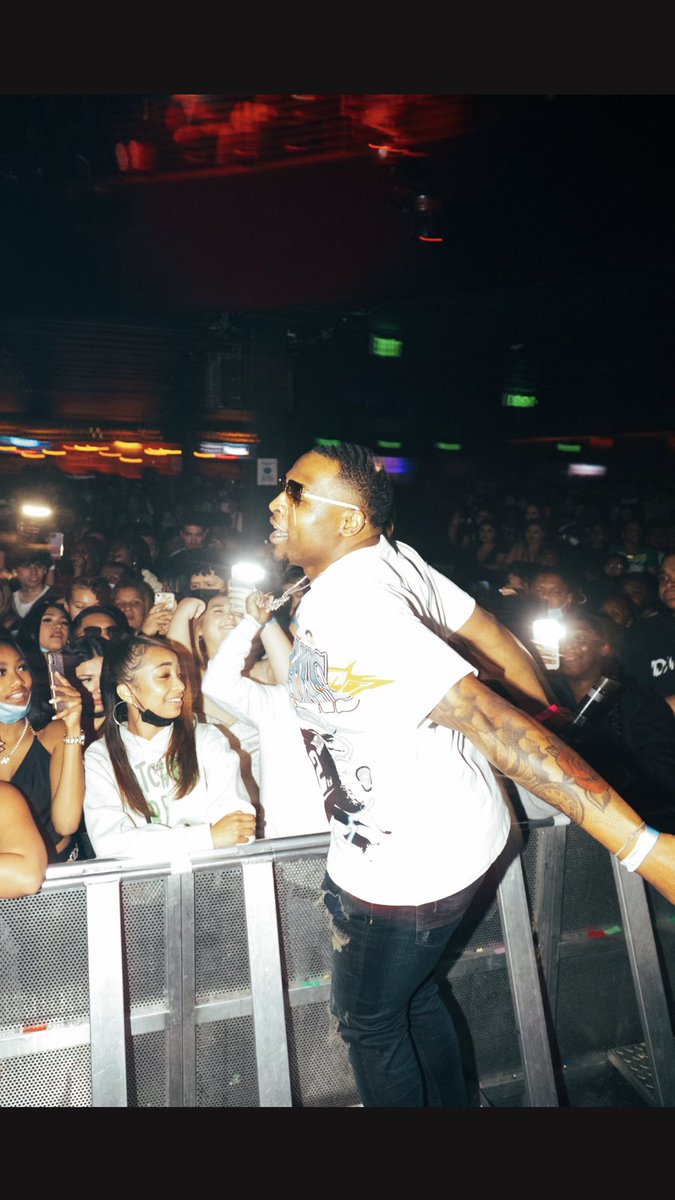 1Darealcp's tweet photo. Whether I’m on da field or da stage... baby boy gone get paid #TWOFR Tour 🥀 https://t.co/Y9C8xnjTbZ