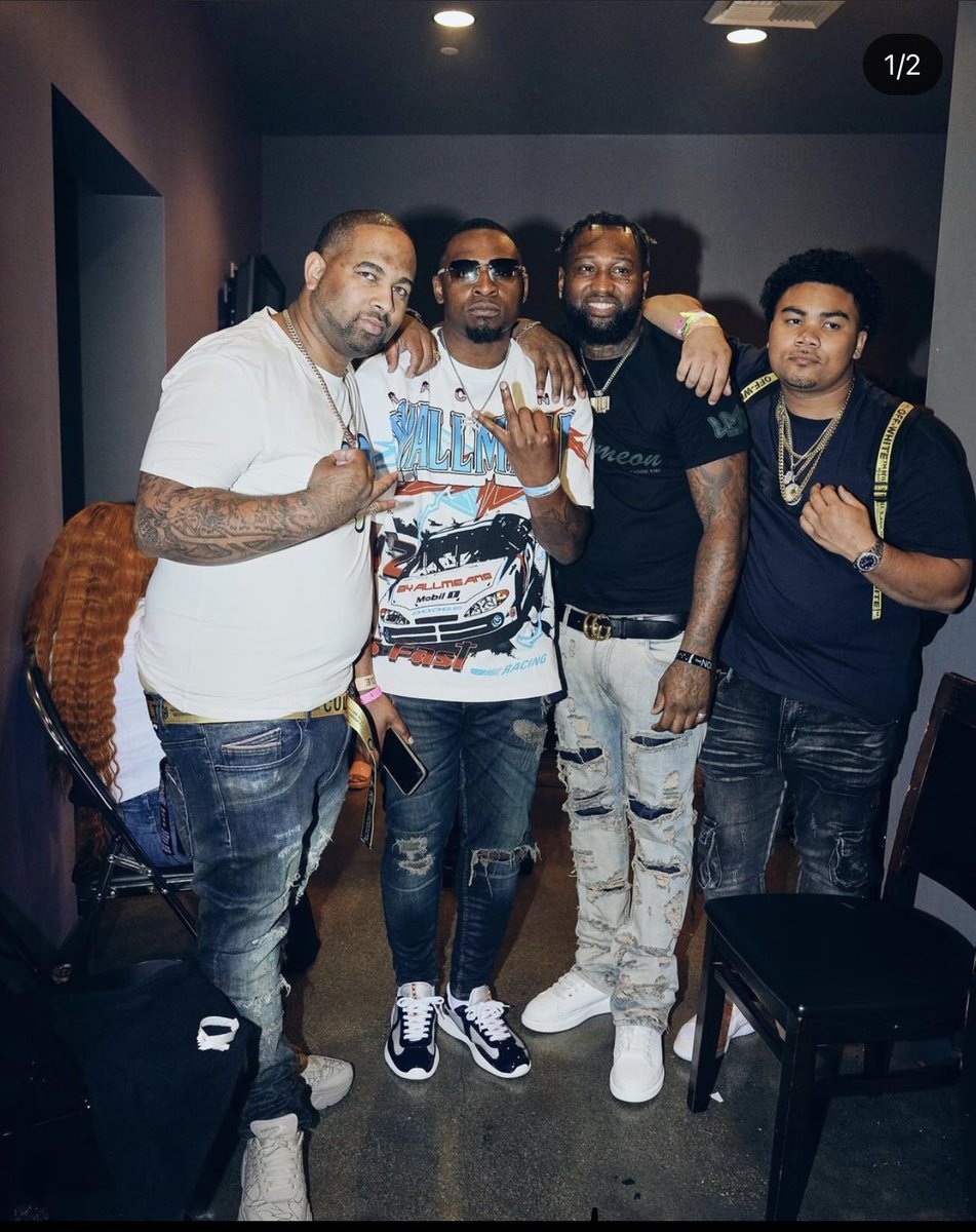 1Darealcp's tweet photo. Whether I’m on da field or da stage... baby boy gone get paid #TWOFR Tour 🥀 https://t.co/Y9C8xnjTbZ