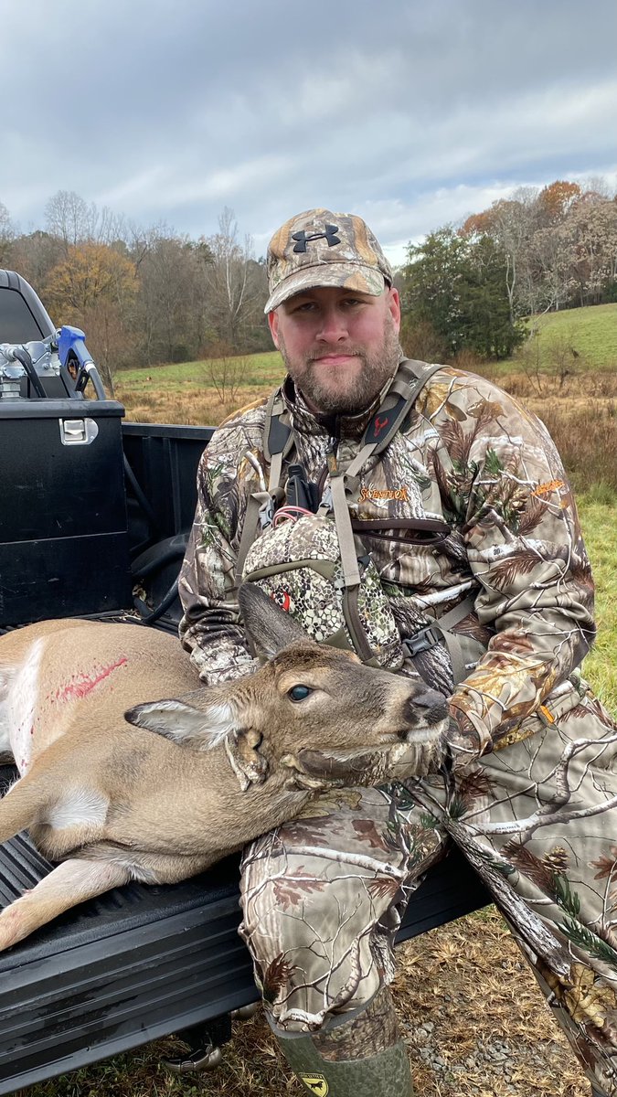 1cast1fish's tweet photo. Time to start putting some meat in the freezer. Thankful for this beautiful doe. https://t.co/ZmKmQ7F19x