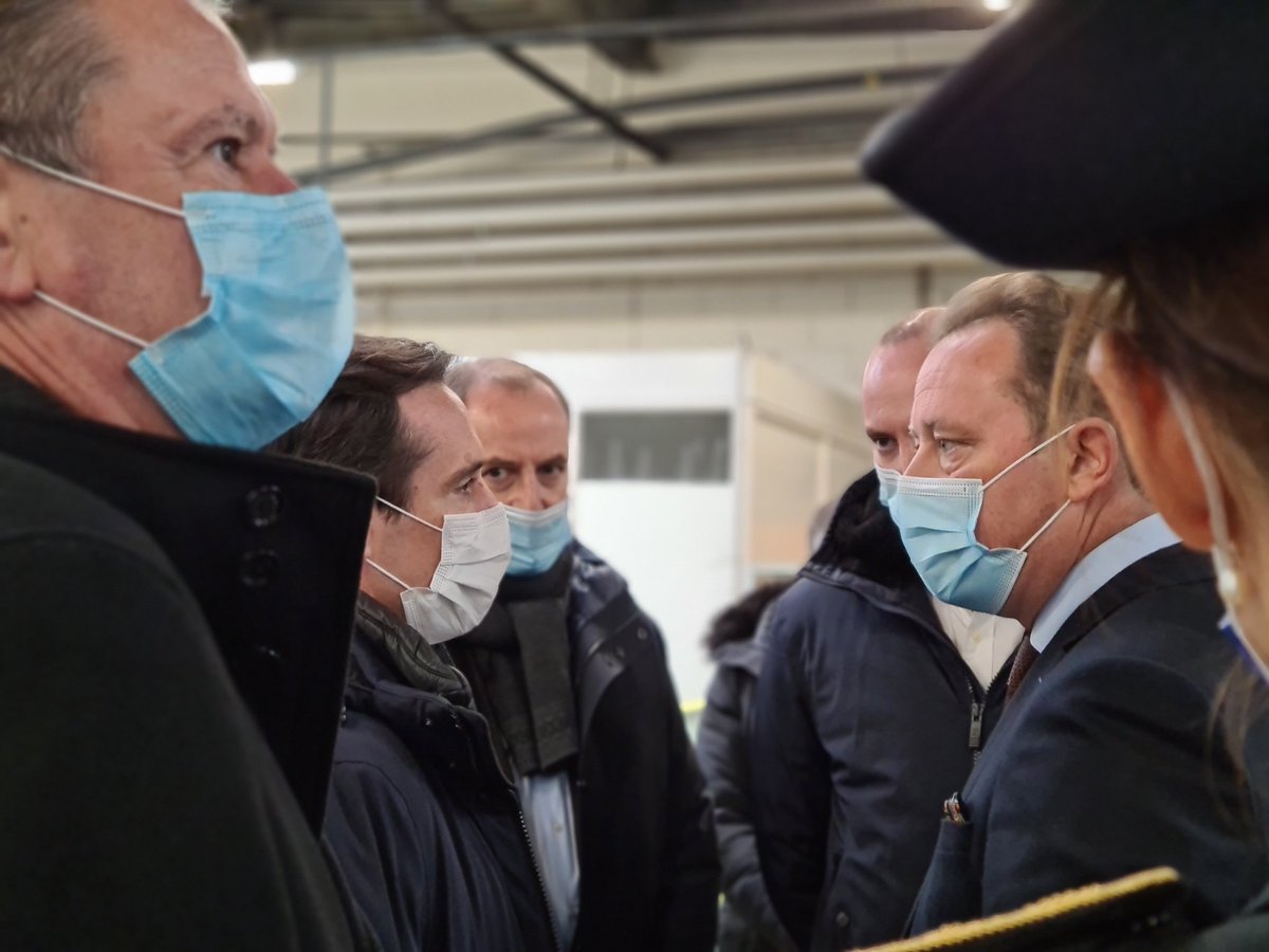 Le ministre délégué au transport, <a href="/Djebbari_JB/">Jean-Baptiste Djebbari</a>, a présenté un plan de massification du réseau de bornes de recharge électrique lors de sa visite de la concession Renault de limoges - groupe Faurie. Ce plan sera copiloté par  @CNPA et <a href="/AvereFrance/">Avere-France ⚡️</a>.