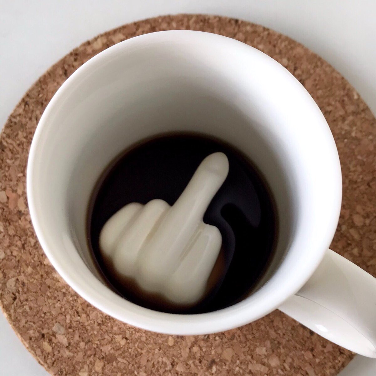 แก้วอันนี้กวนตีนชิปหาย กินแรกๆยังไม่มีอะไร กินครั้งต่อไปแม่งโชว์นิ้วกลาง 55555555555555555 เอาให้ใคร กูว่ามีสำลักอะ หรือเอาให้คนที่ไม่ชอบ เหมือนเป็นคำด่าที่ไม่มีคำด่า 555555555555555555555