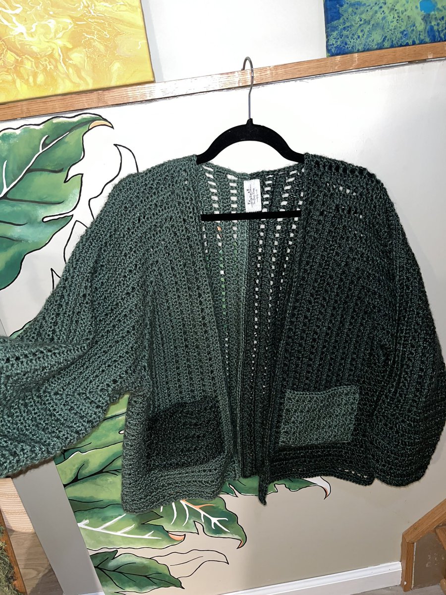 shops_beesknees's tweet photo. my last custom cardigan was shipped out today so that means i’m ready to take more orders!!!!!

dm me to place an order 🥰🤗✨💖 https://t.co/9gvnLH3nkA