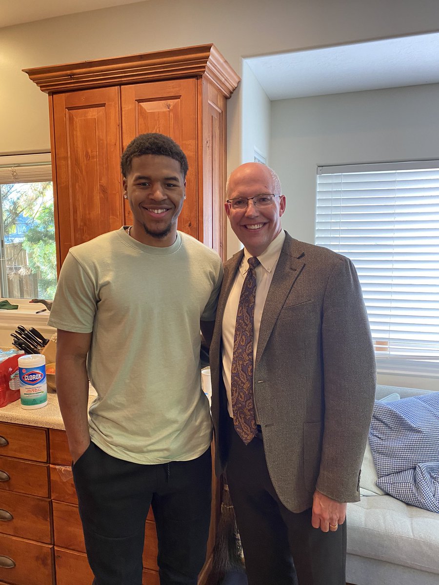 MJAckermanMDPhD's tweet photo. Thanks @cardiacdietdoc for providing a great @ABC article on #HCM using my patient &amp; friend @J_Hooper11 from the @utahjazz to tell the story.  I’m grateful that you took the time to interview @SteveOmmen from @MayoClinic @MayoClinicCV &amp; @seema_mital. Thank you 🙏 https://t.co/VZEQIq8Ugc