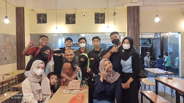 sublek1836's tweet photo. yesterday, we got invitation from bunda yayat to made surprises for our scoutmaster, kak dedy, who birthday for 45th. https://t.co/pAhCDaRh6Q