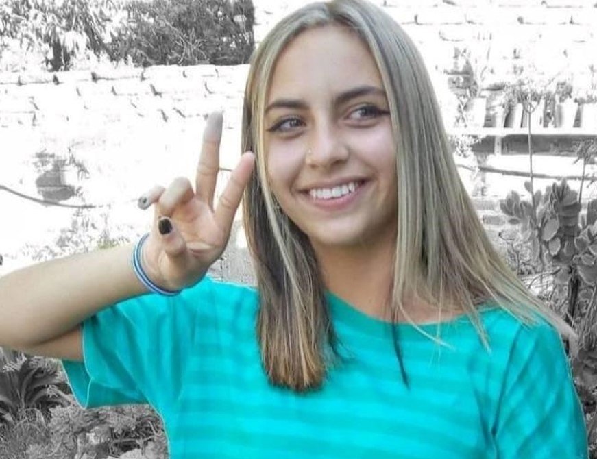 OskarLillo's tweet photo. Que todo el mundo sepa lo que la ‘vacuna’ le hizo a mi sobrina.
-.Candela Luján Núñez se encuentra en grave estado a raíz de haber recibido la segunda dosis de Pfizer. Su familia ruega que "no se oculte" este caso. 
https://t.co/SjToOhdCve https://t.co/etSeTdUNAD