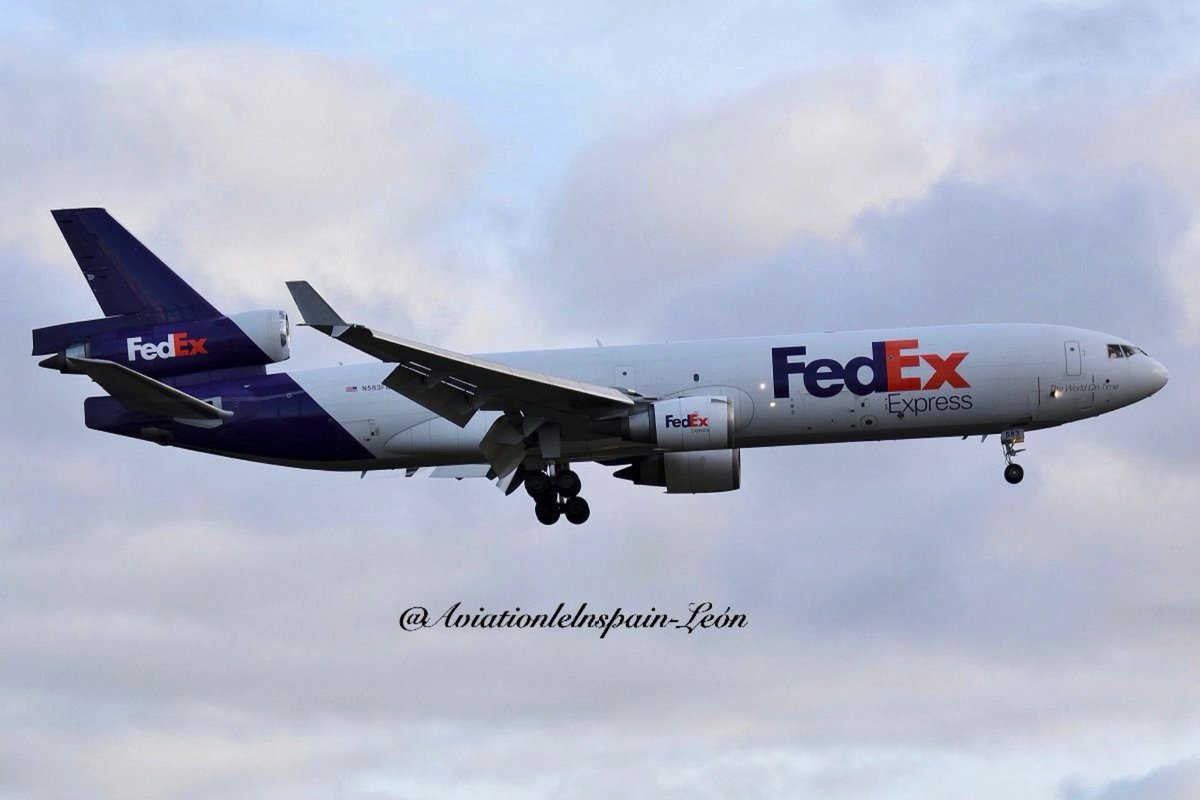 LeonSpotters's tweet image. McDonnell Douglas #MD11(F) de  FEDEX llegando a la Base Aeronaval de #Rota (#LERT). Fotografía: @aviationlelnspain @AvistamientosA