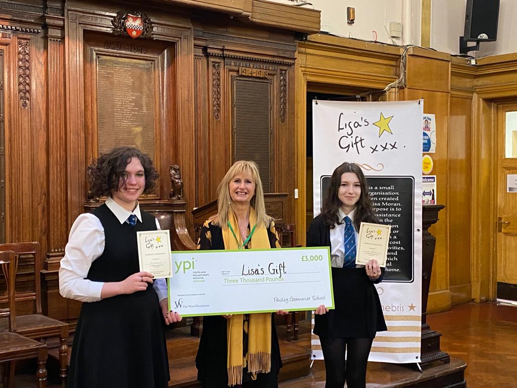RobertsonACOM's tweet image. Thank you to Paisley Grammar pupils Jo and Keira who through their fantastic YPI presentation won £3000 for the Lisa's Gift charity. Congratulations from all at Robertson Acom Ltd @Paisley_Grammar @RenCouncil @ypi_scotland #lisasgift #helpingrenfrewshirekids
#MakeADifference