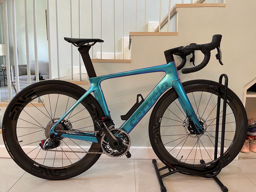 crowncyclebali's tweet photo. For sale : cervelo s-series chameleon size51 

Groupset       : sram axs 12 speed + powermeter 

Wheelset       :  enve SES +hub chris king 

Saddle            : PROLOG

Harga             : 165 juta 

Lokasi             : DENPASAR , bali #frbjb https://t.co/1adO99lGdj