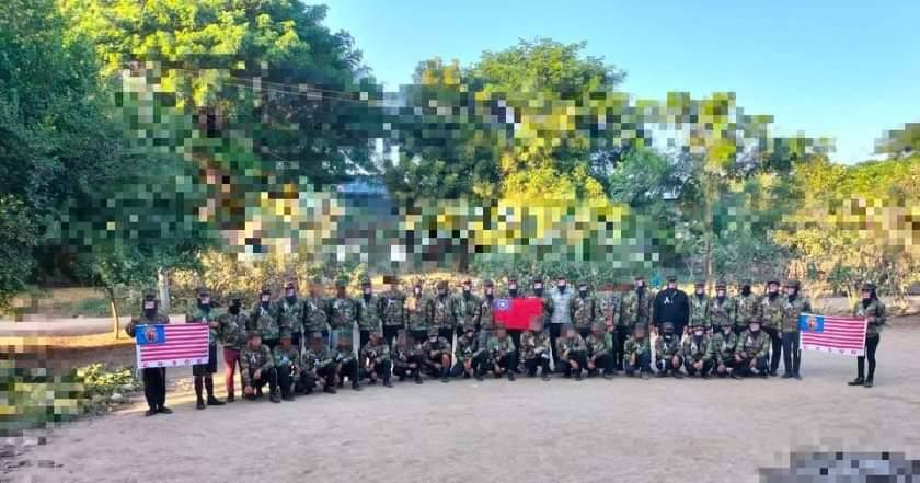 SandraKai5's tweet photo. The comrades of Myaung PDF participated the #ForeverWhiteRibbon Campaign to eradicate the violence against women by showing their solidarity.
#NoFlyZoneInMyanmar
#Nov29Coup   
#WhatsHappeningInMyanmar https://t.co/jxgtpD2iQW
