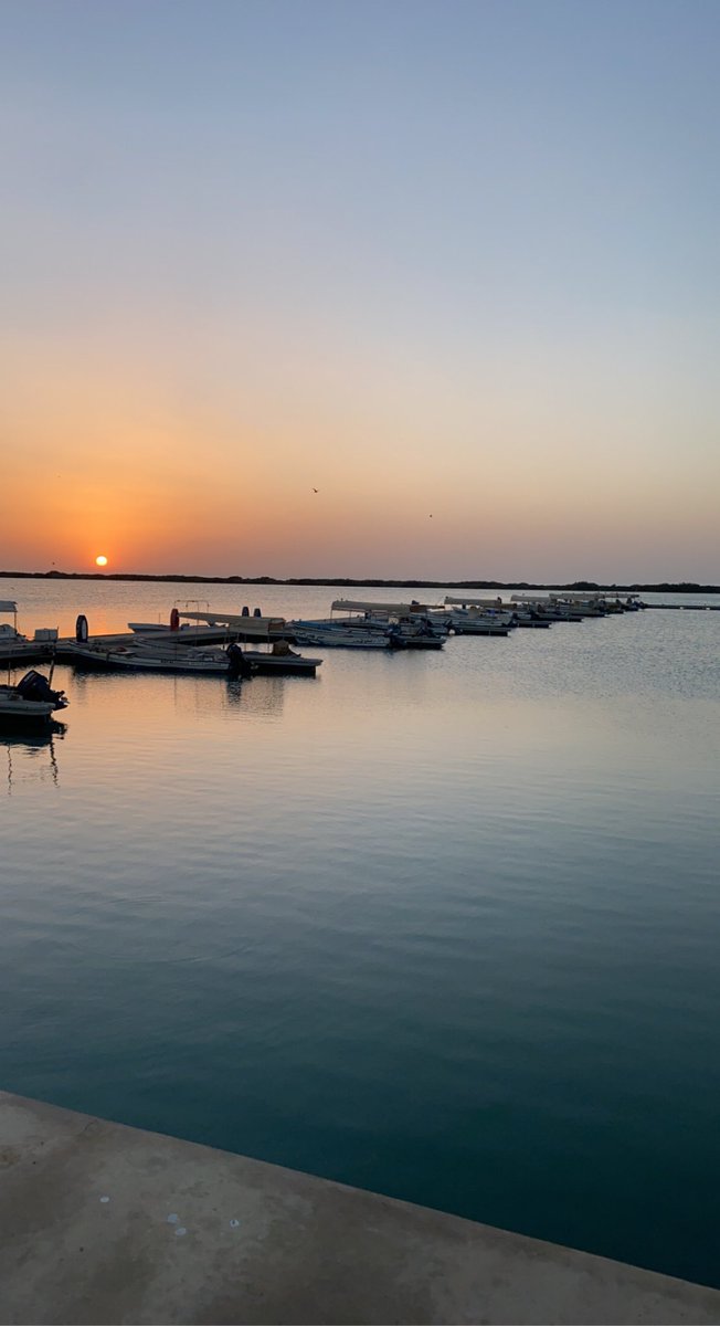 _ooa6's tweet photo. غروب الشمس 🌅. https://t.co/5kToYSCn9X