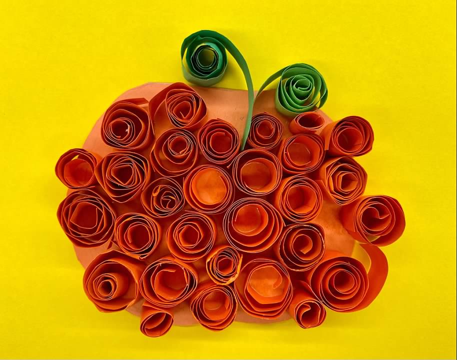 2soulsistersart's tweet photo. https://t.co/m24K4cVdHd @Psychodelic65 @MaclayFineArts #maclayvisualarts #quilling #pumpkins #fallart #arteducationblog #artlessonideas https://t.co/eCNOhpFg6i
